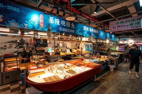 What Are the Key Challenges Faced by UK Bar Owners Today?